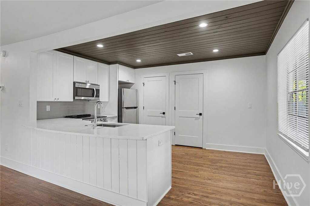 4 Bedroom Multi Unit's Image 23