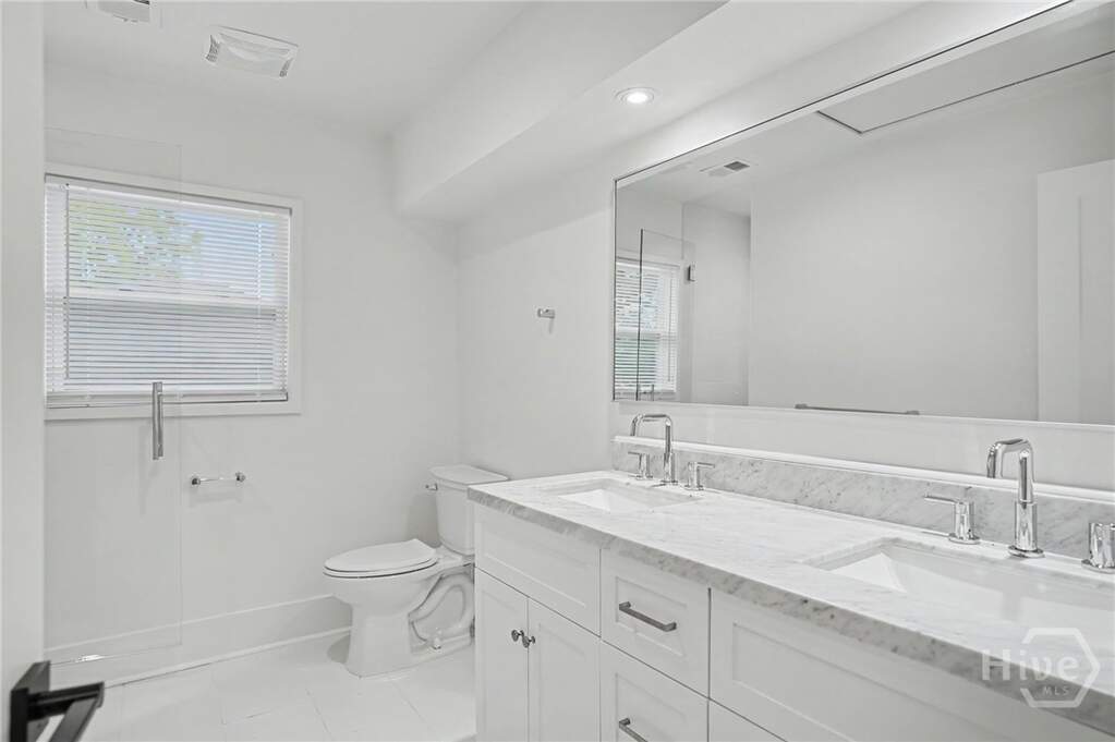 4 Bedroom Multi Unit's Image 24