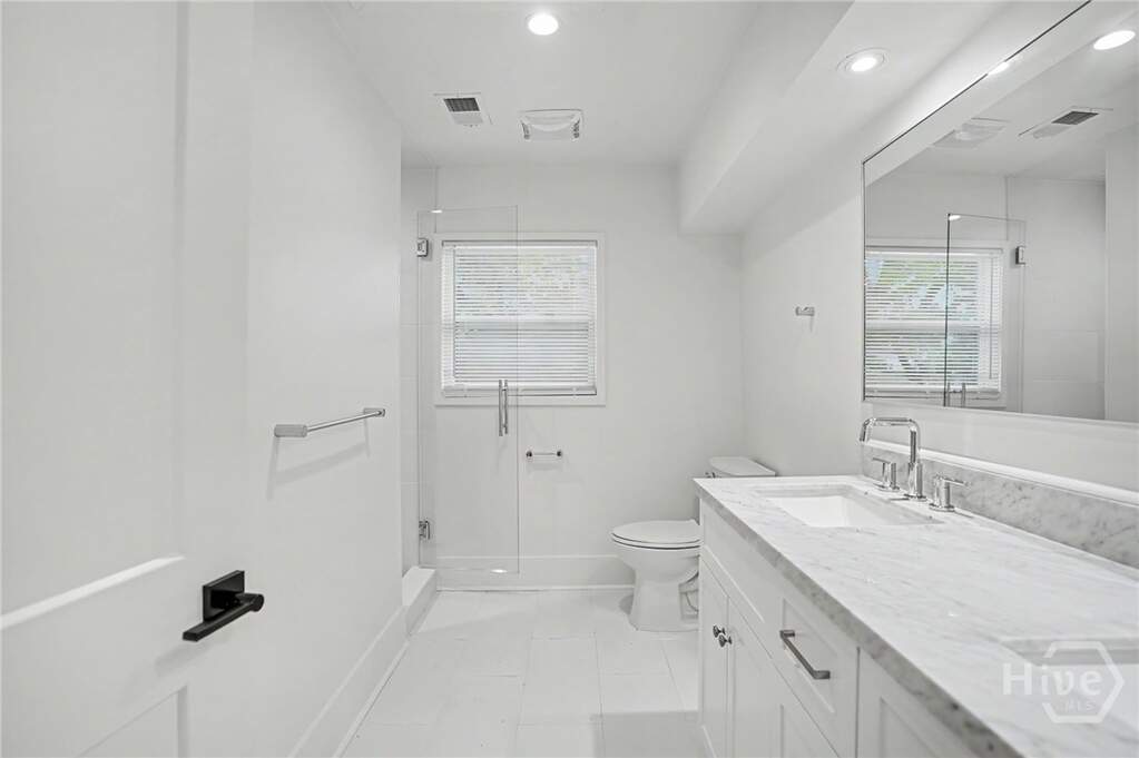 4 Bedroom Multi Unit's Image 25