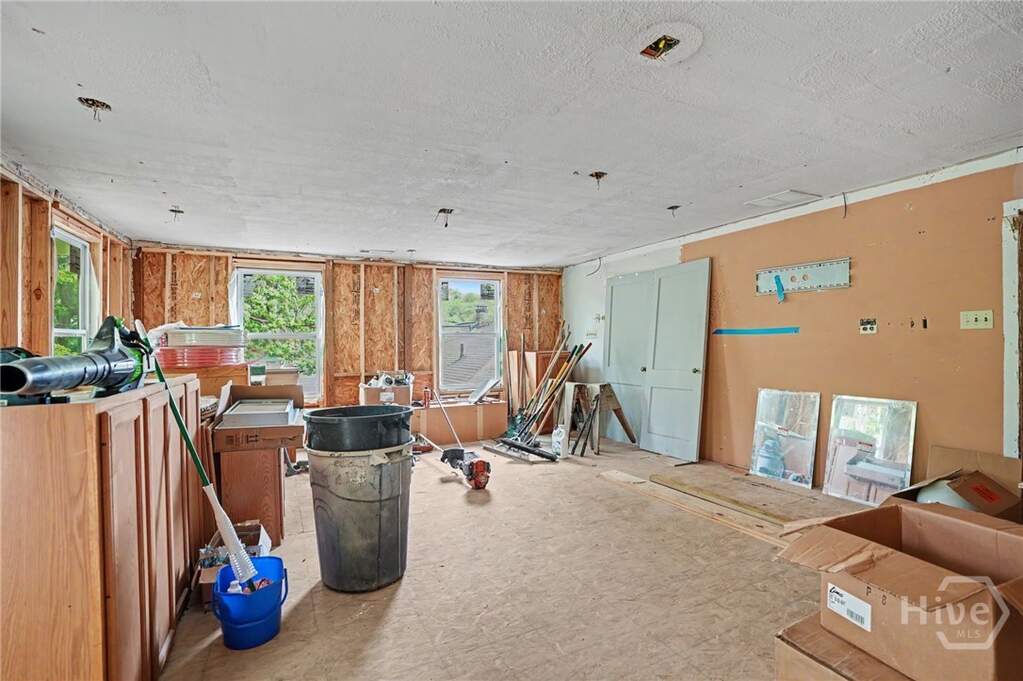4 Bedroom Multi Unit's Image 29