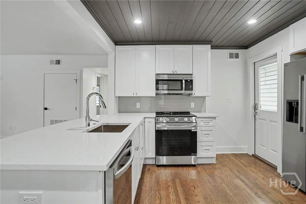 4 Bedroom Multi Unit's Image 4