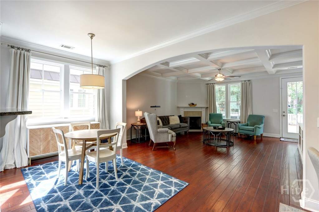5 Bedroom Single Family Home/House's Image 12