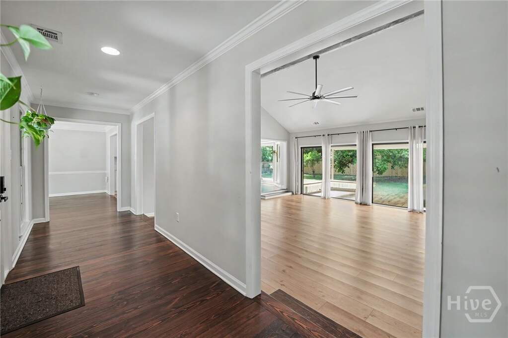 3 Bedroom Single Family Home/House's Image 8