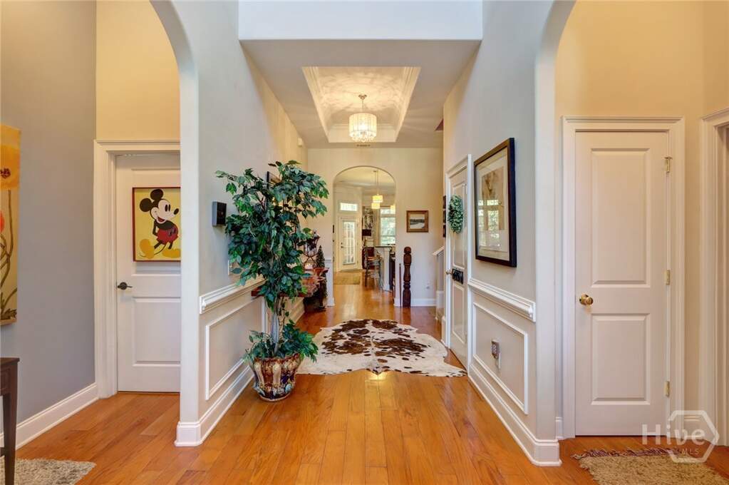4 Bedroom Single Family Home/House's Image 9