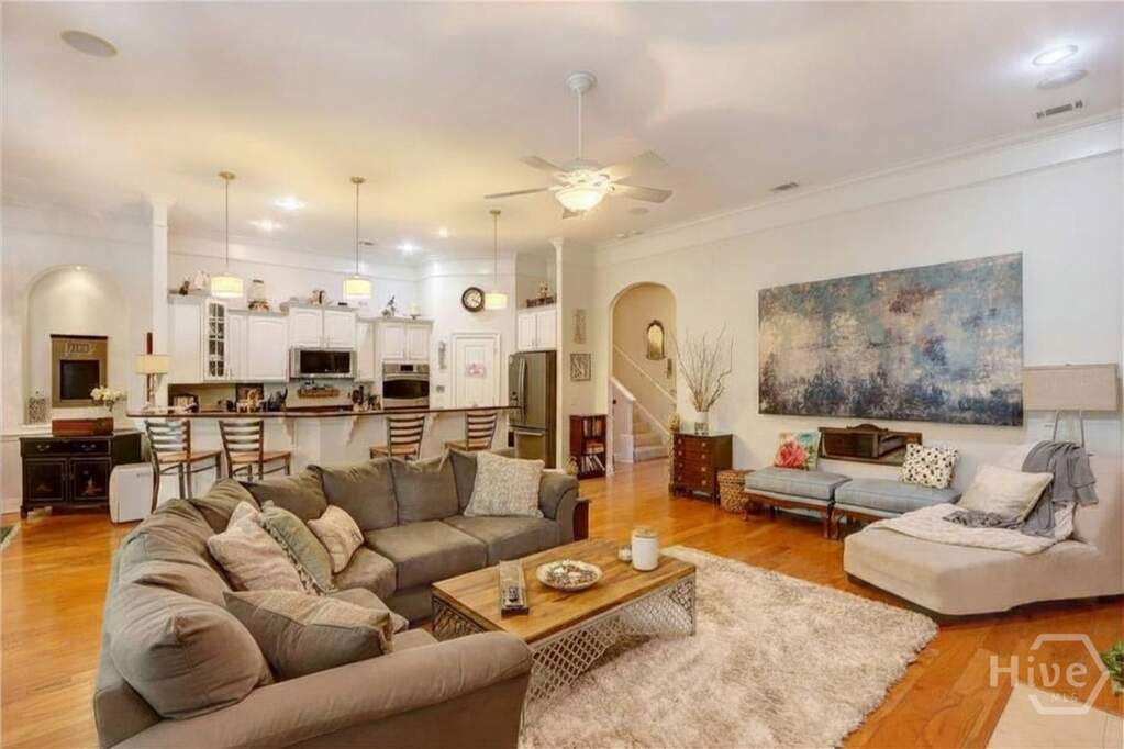4 Bedroom Single Family Home/House's Image 14
