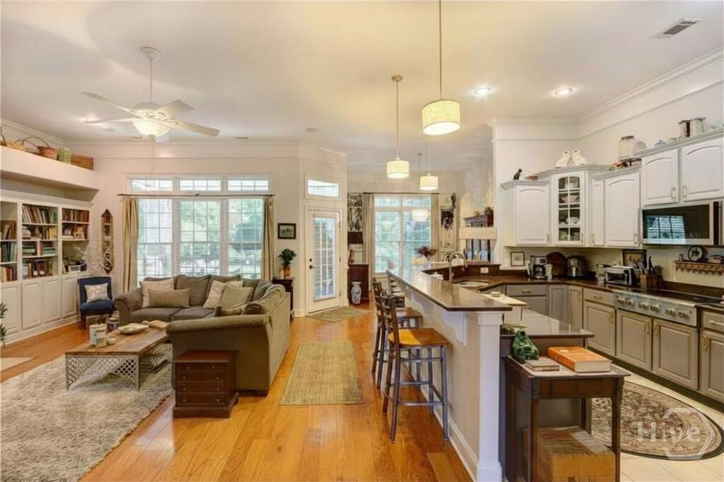 4 Bedroom Single Family Home/House's Image 15