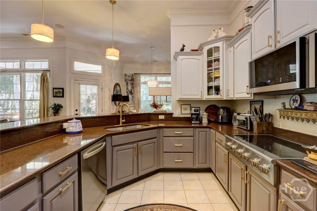 4 Bedroom Single Family Home/House's Image 17