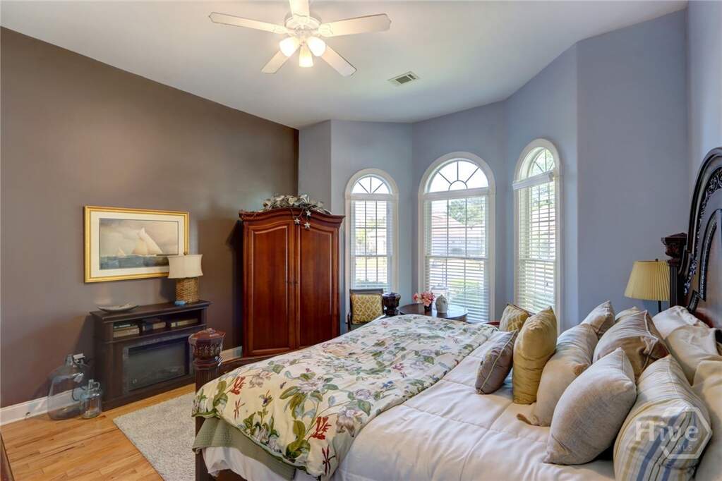 4 Bedroom Single Family Home/House's Image 22