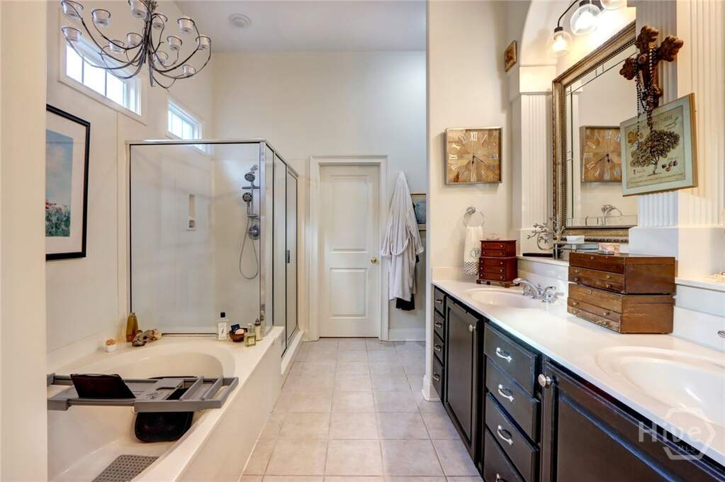 4 Bedroom Single Family Home/House's Image 33