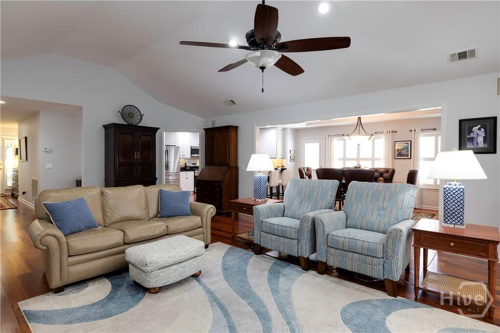 4 Bedroom Villa/Townhouse's Image 10
