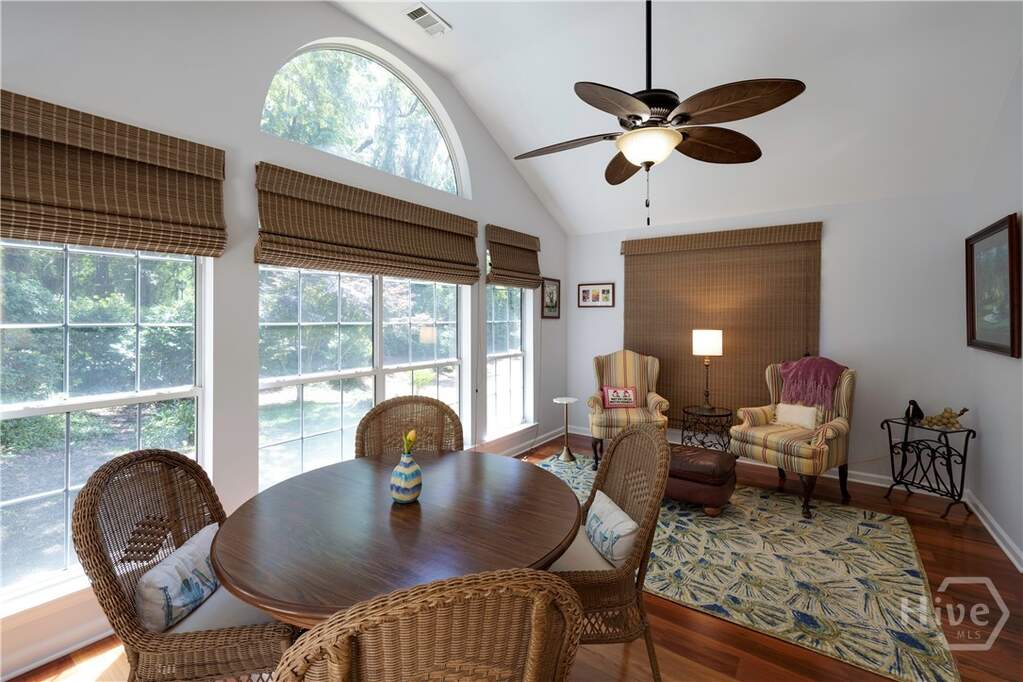 4 Bedroom Villa/Townhouse's Image 14