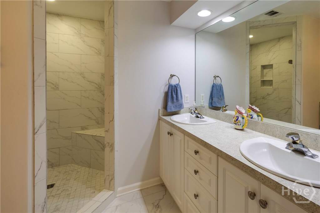 4 Bedroom Villa/Townhouse's Image 35