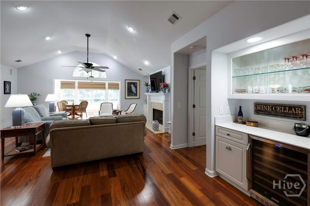 4 Bedroom Villa/Townhouse's Image 6
