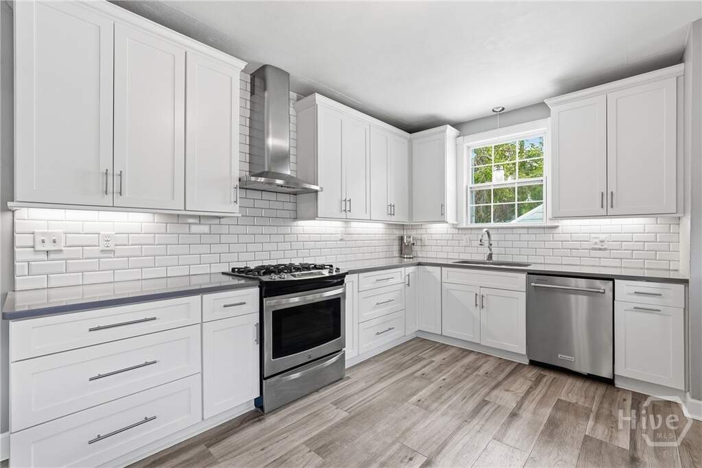 4 Bedroom Single Family Home/House's Image 10