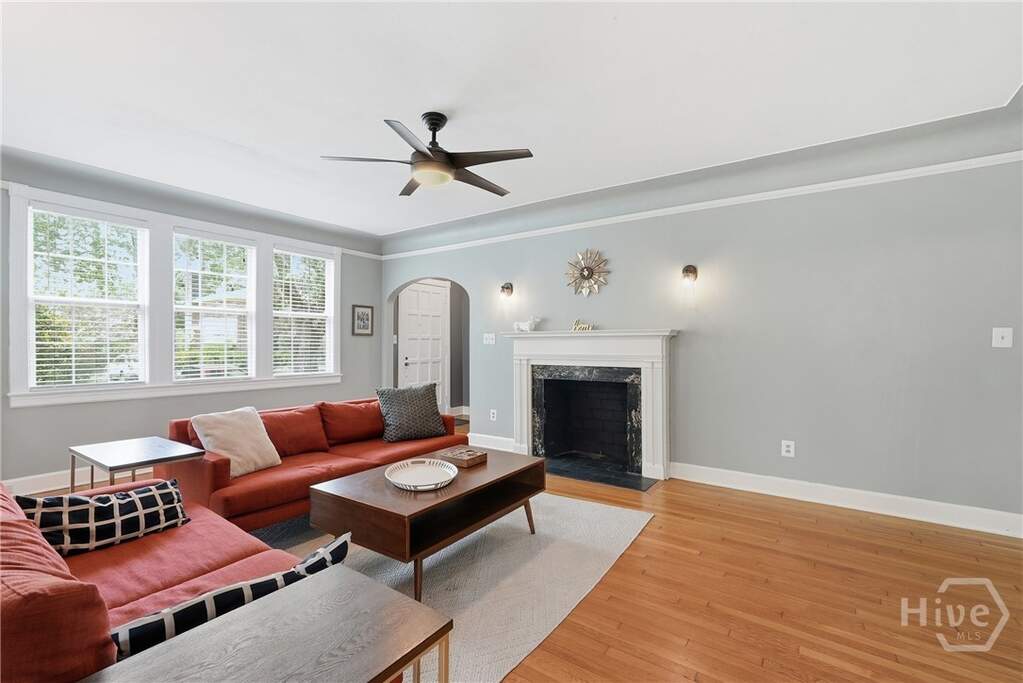 4 Bedroom Single Family Home/House's Image 4