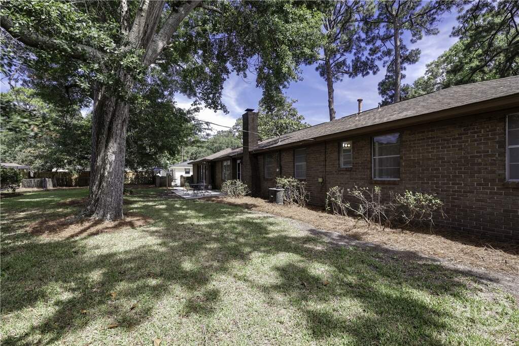 4 Bedroom Single Family Home/House's Image 8
