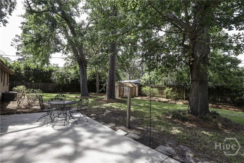 4 Bedroom Single Family Home/House's Image 9