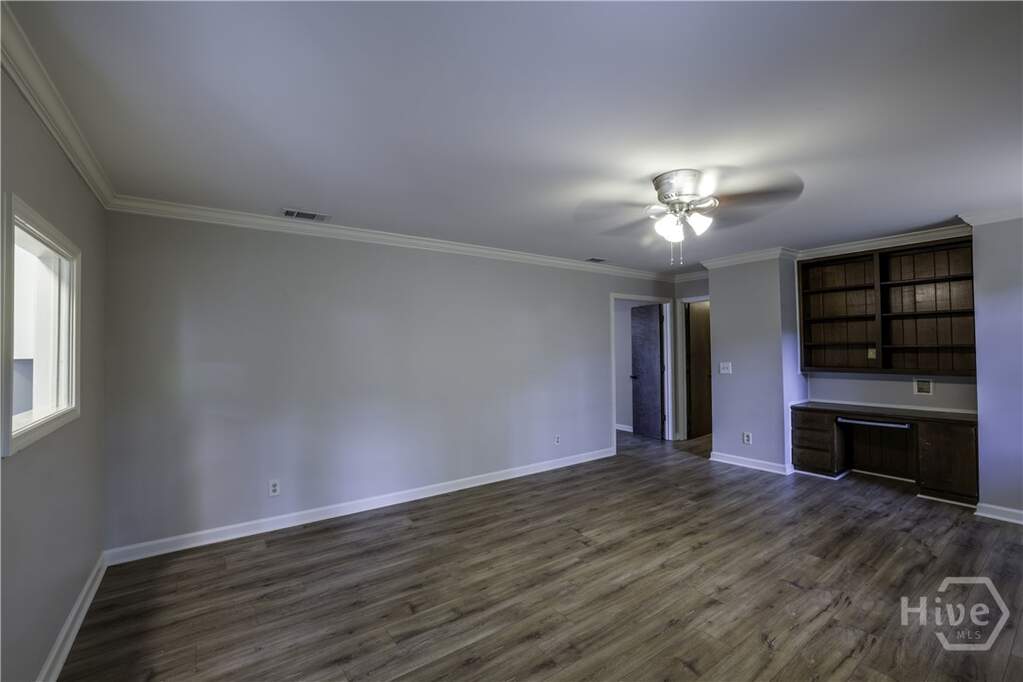 4 Bedroom Single Family Home/House's Image 16