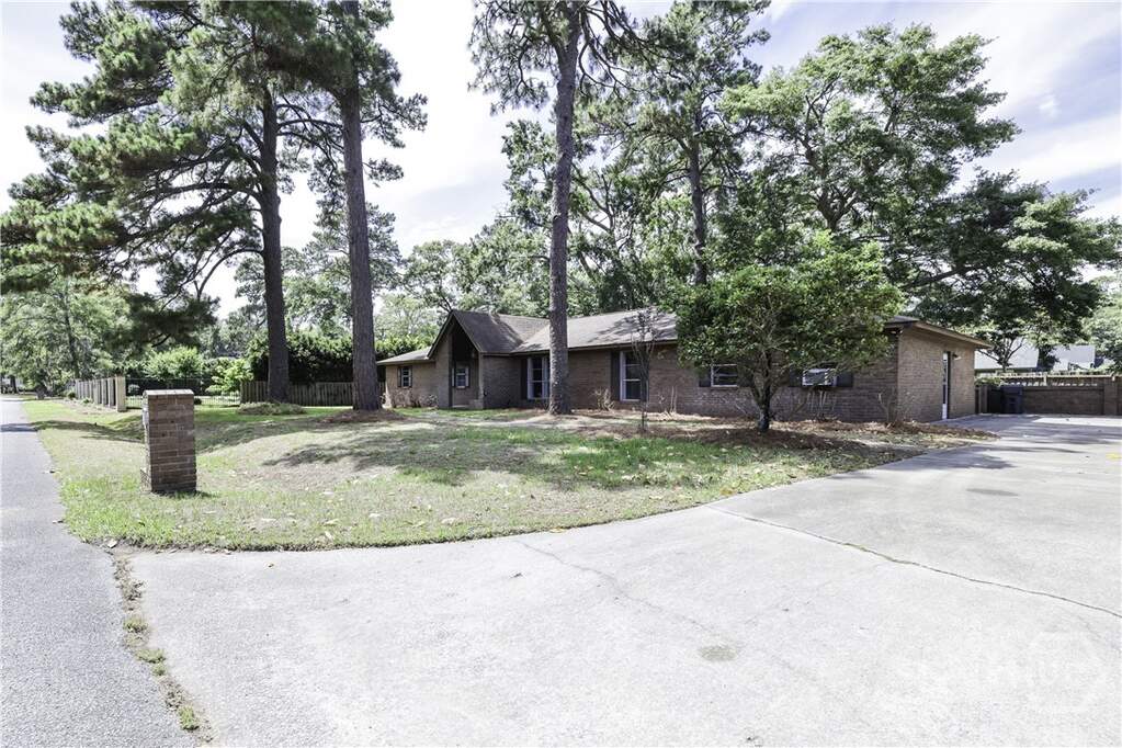 4 Bedroom Single Family Home/House's Image 3