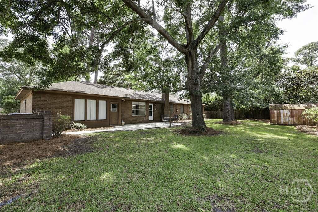 4 Bedroom Single Family Home/House's Image 5