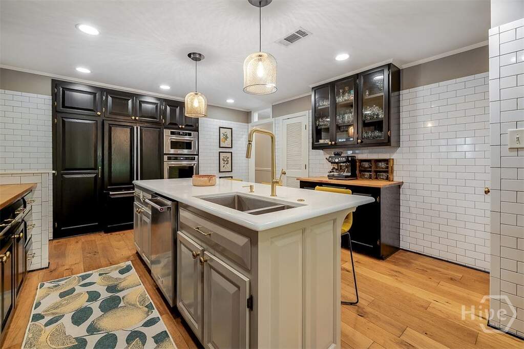 4 Bedroom Single Family Home/House's Image 11