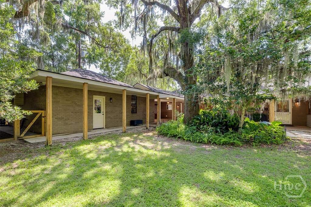 4 Bedroom Single Family Home/House's Image 40