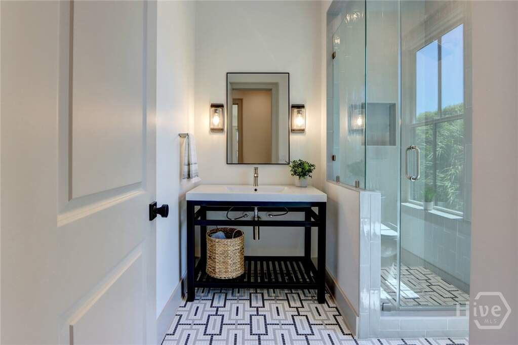 3 Bedroom Single Family Home/House's Image 38