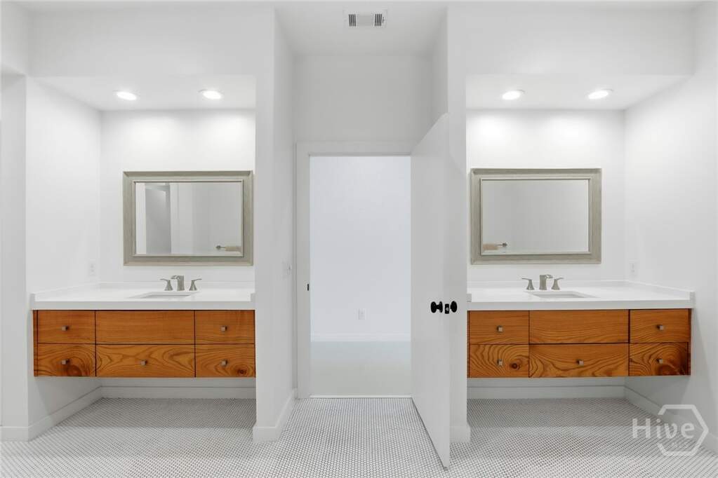 3 Bedroom Single Family Home/House's Image 35