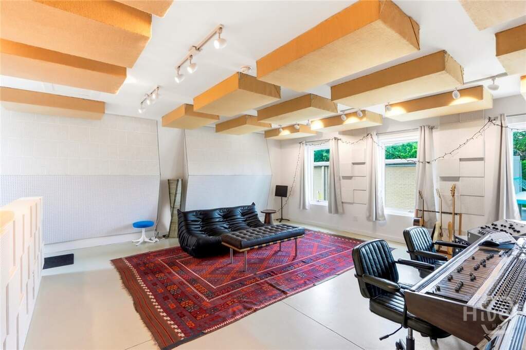 3 Bedroom Single Family Home/House's Image 55