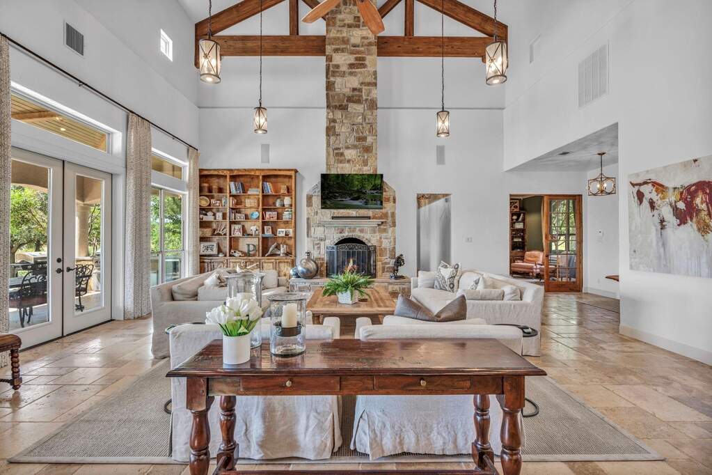 4 Bedroom Single Family Home/House's Image 4