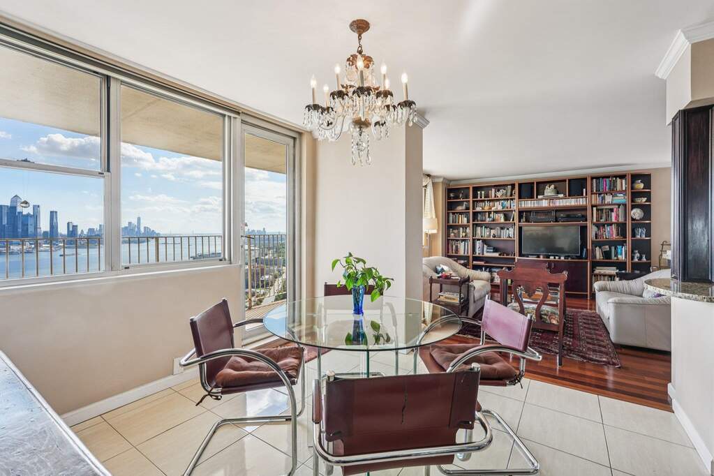 3 Bedroom Apartment/Flat's Image 6