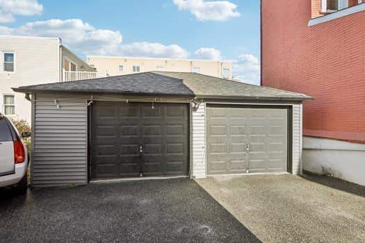 5 Bedroom Multi Unit's Image 9