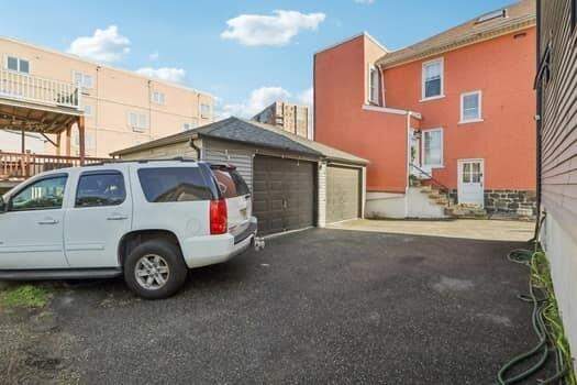 5 Bedroom Multi Unit's Image 11
