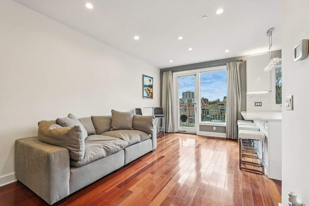 4 Bedroom Villa/Townhouse's Image 4