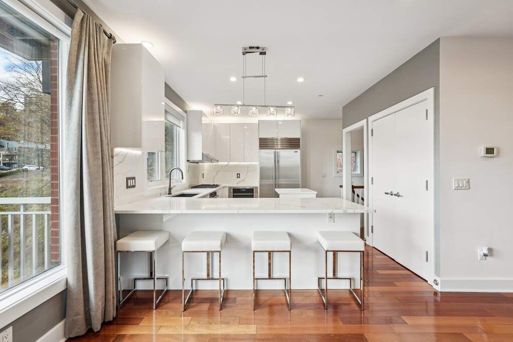 4 Bedroom Villa/Townhouse's Image 6
