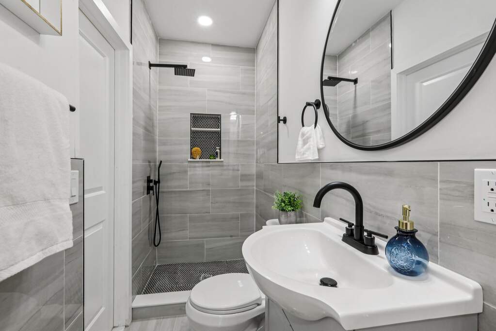 4 Bedroom Single Family Home/House's Image 27