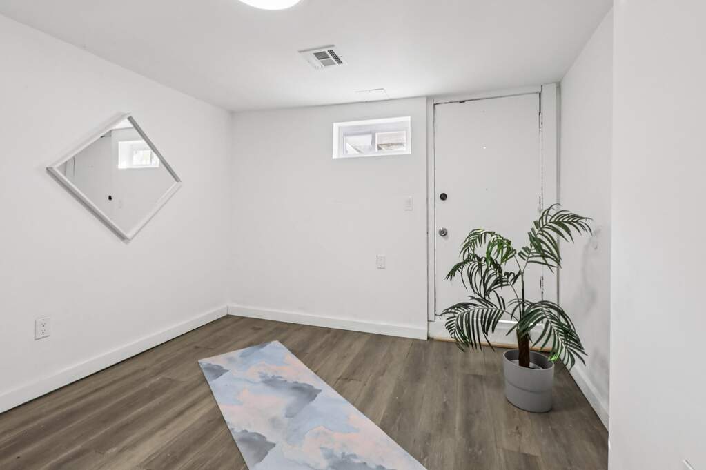4 Bedroom Single Family Home/House's Image 32
