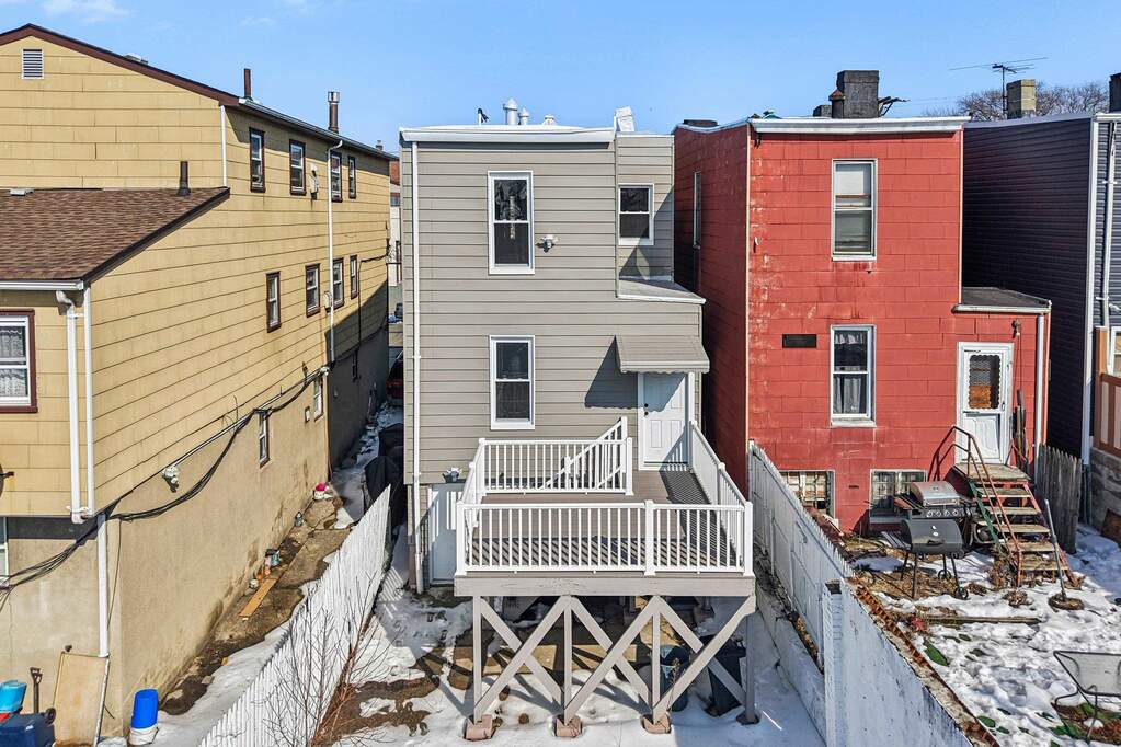 4 Bedroom Single Family Home/House's Image 38