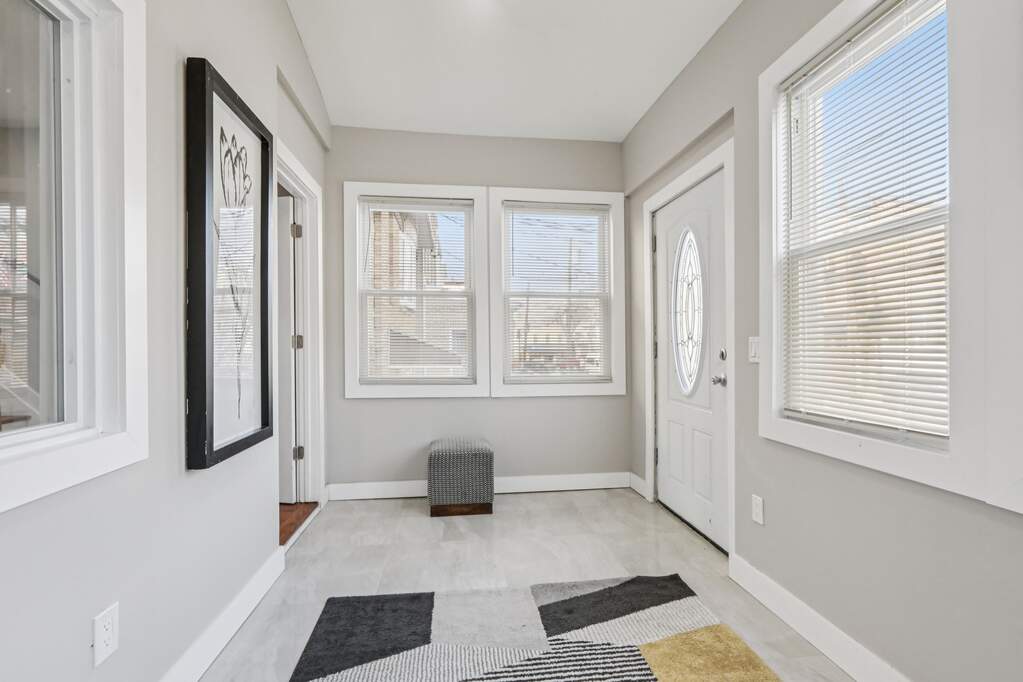 4 Bedroom Single Family Home/House's Image 3