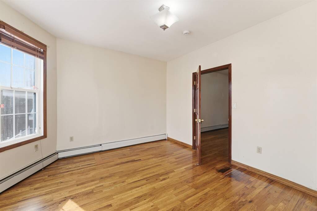 6 Bedroom Multi Unit's Image 14