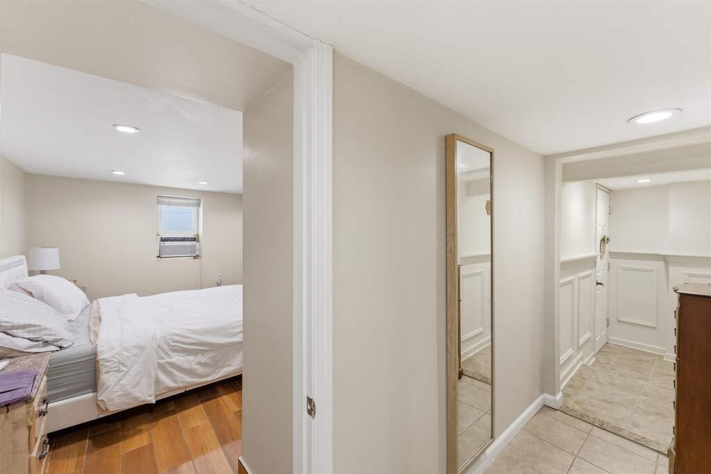 6 Bedroom Multi Unit's Image 21
