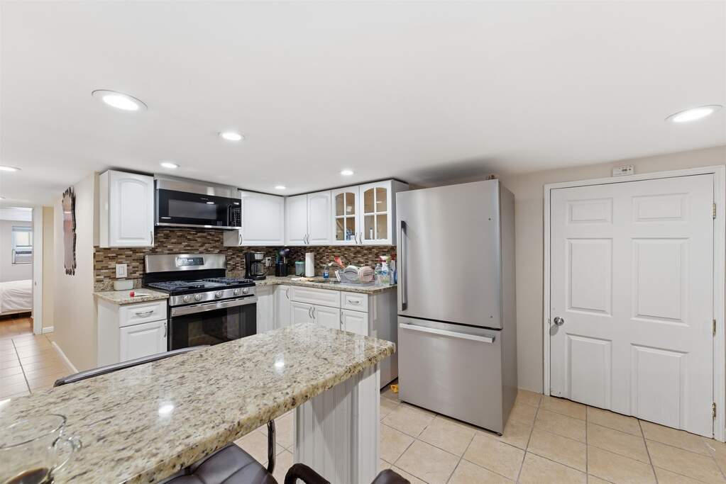 6 Bedroom Multi Unit's Image 28