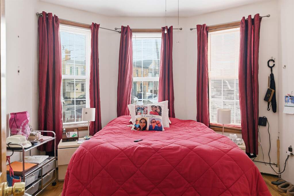 6 Bedroom Multi Unit's Image 33