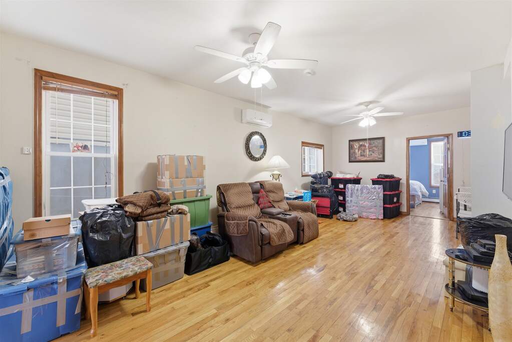 6 Bedroom Multi Unit's Image 37
