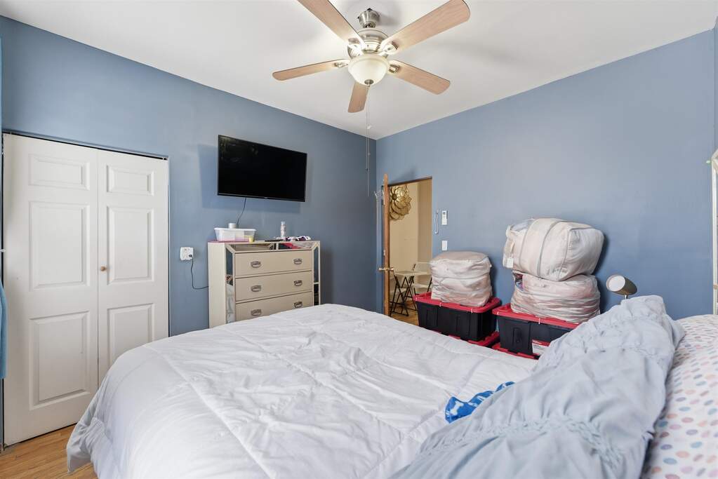 6 Bedroom Multi Unit's Image 40