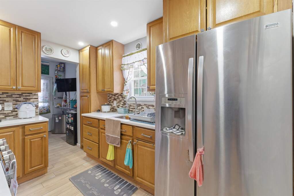 6 Bedroom Multi Unit's Image 43