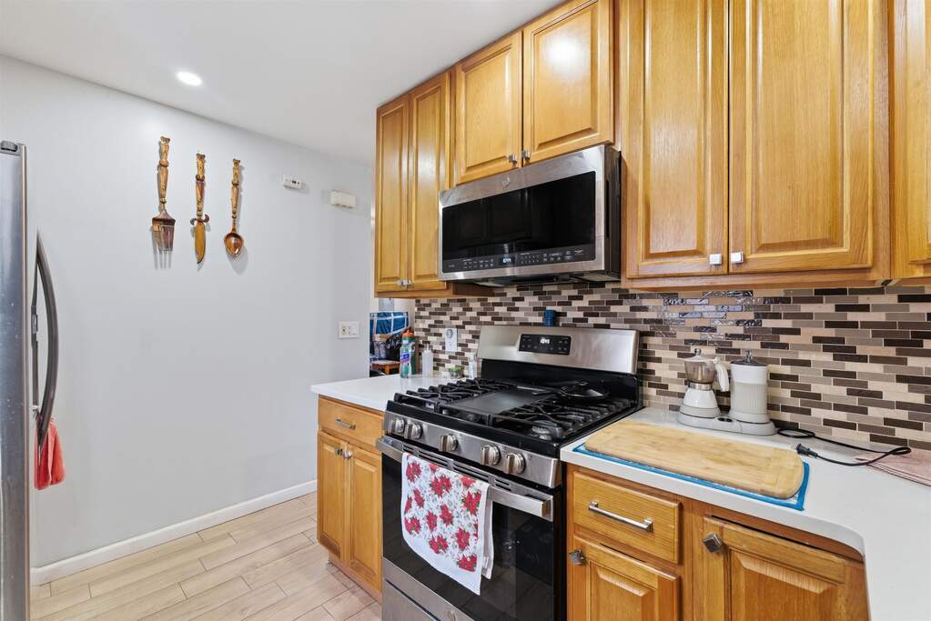 6 Bedroom Multi Unit's Image 44