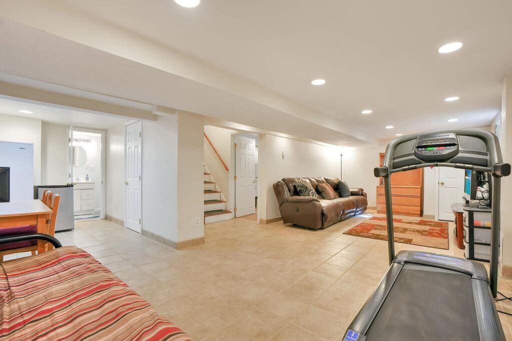 4 Bedroom Single Family Home/House's Image 23