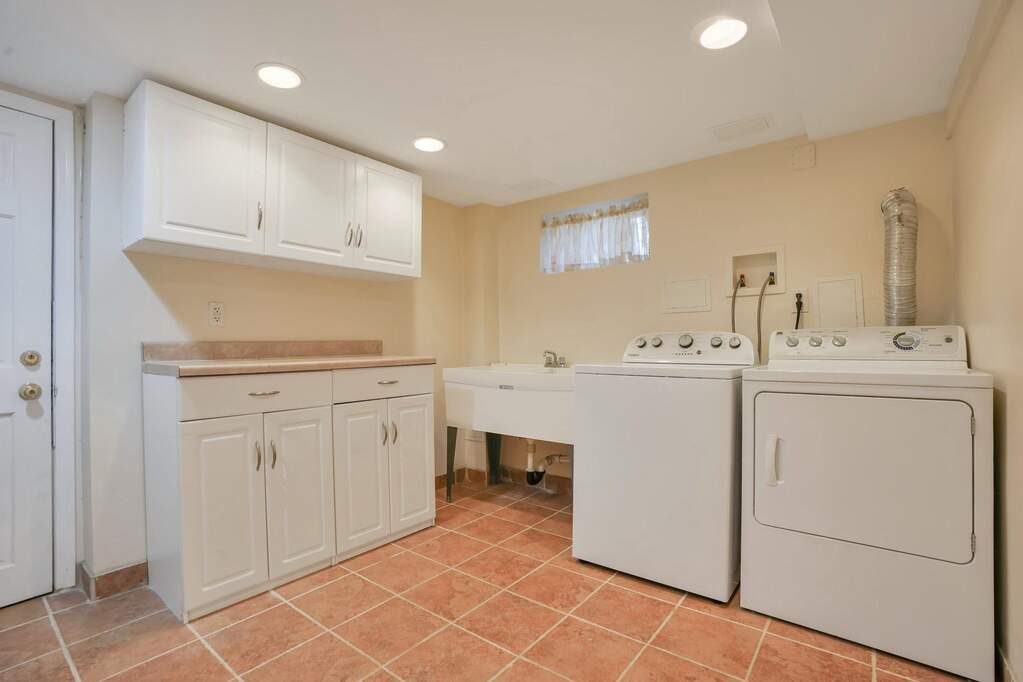 4 Bedroom Single Family Home/House's Image 24