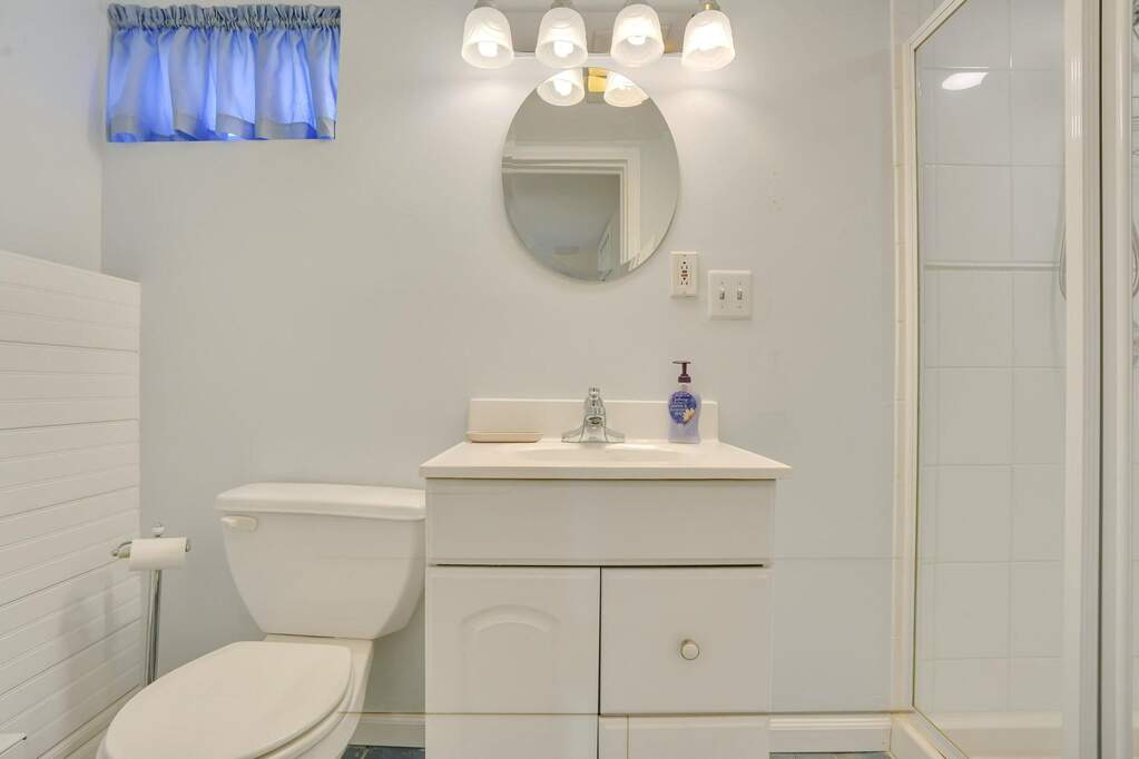 4 Bedroom Single Family Home/House's Image 25